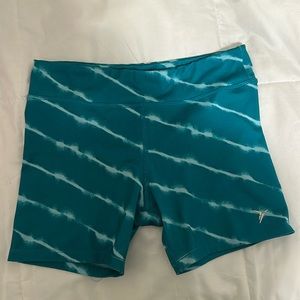 Selling Old navy active wear shorts for kids